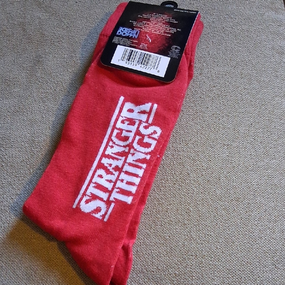 Stranger Things Red Graphic Socks - Picture 2 of 8